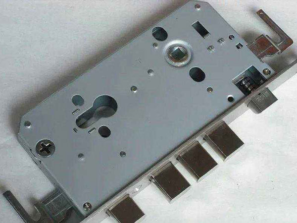 金秀24小时上门开锁公司