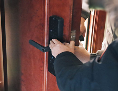 金秀24小时上门开锁公司